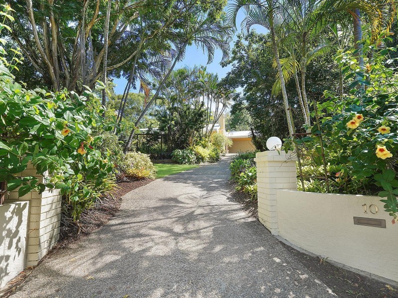 10 Omeo Grove, Karana Downs QLD 4306