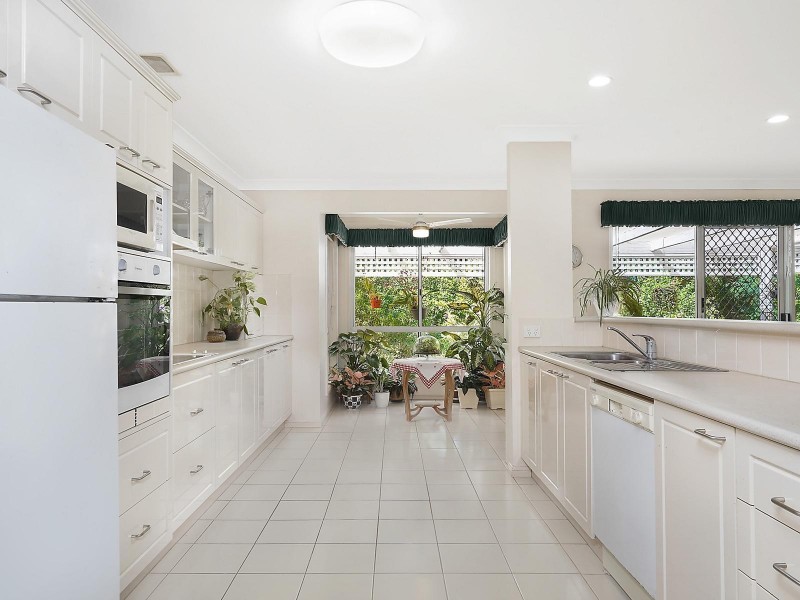 10 Omeo Grove, Karana Downs QLD 4306