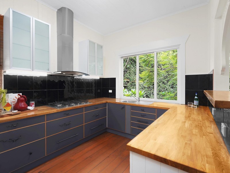 9 Frederick Street, Taringa QLD 4068