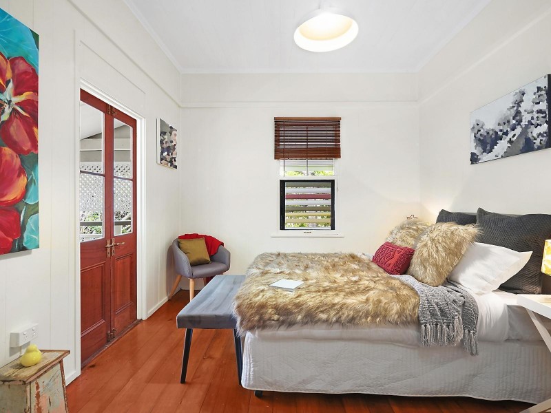 9 Frederick Street, Taringa QLD 4068