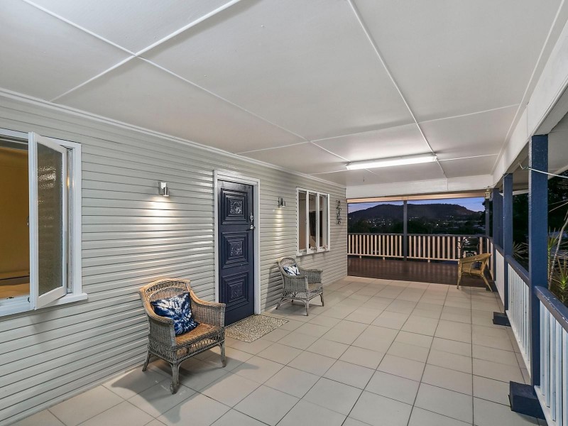 80 Minto Crescent, Arana Hills QLD 4054