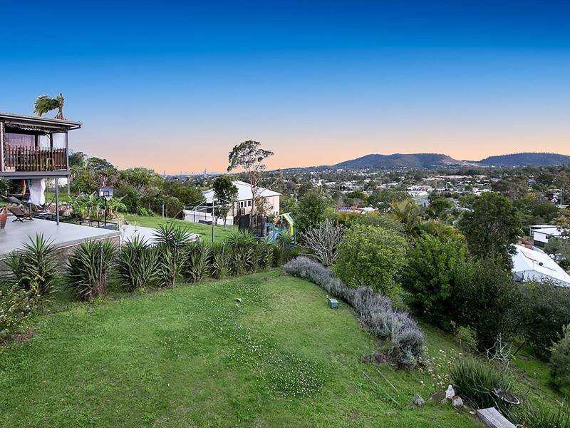 23 Plucks Road, Arana Hills QLD 4054