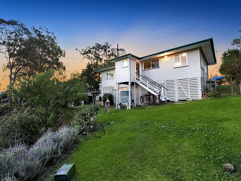 23 Plucks Road, Arana Hills QLD 4054