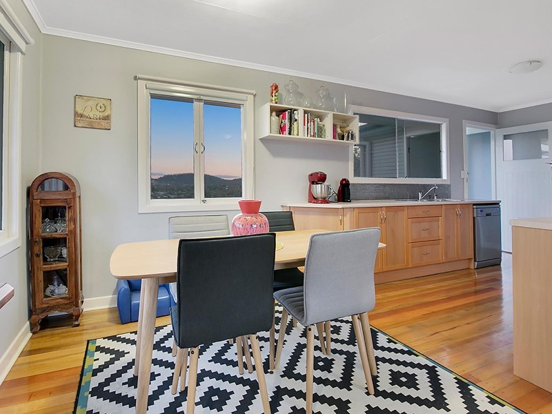 23 Plucks Road, Arana Hills QLD 4054