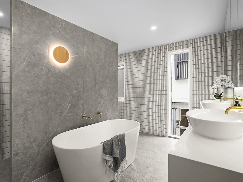 34 Seventh Avenue, St Lucia QLD 4067