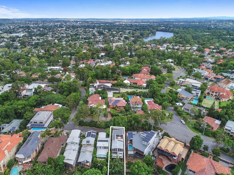 34 Seventh Avenue, St Lucia QLD 4067