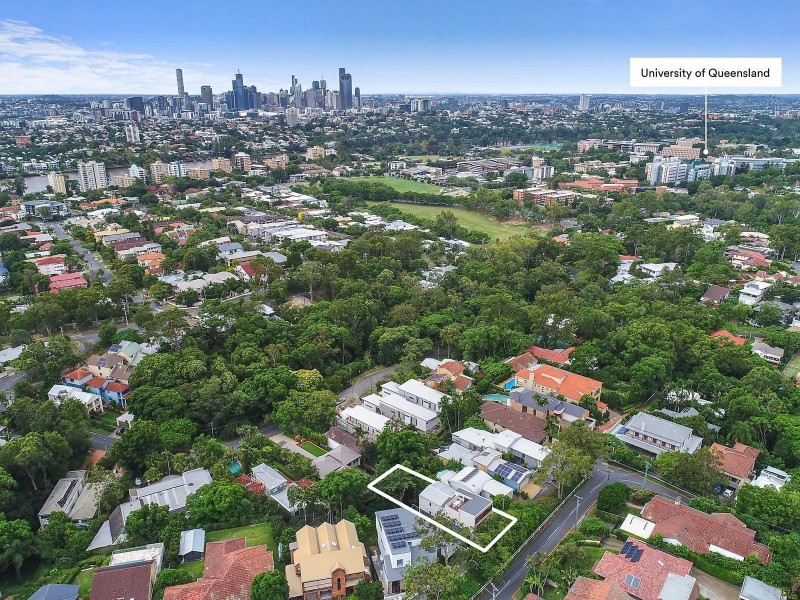 34 Seventh Avenue, St Lucia QLD 4067