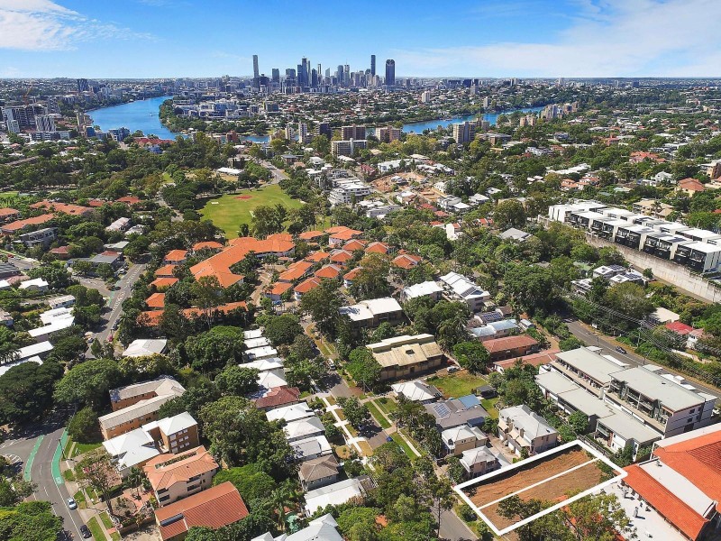 15 Alexandra Avenue, Taringa QLD 4068