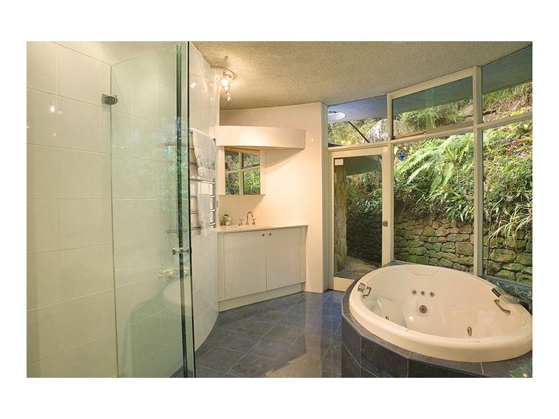 111 McCarrs Creek Road, Church Point NSW 2105