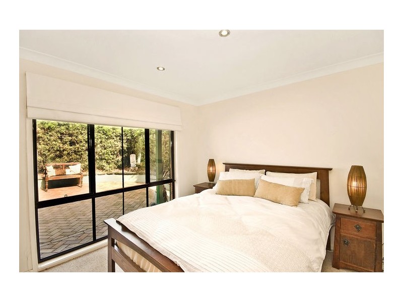 2 Peronne Parade, Allambie NSW 2100