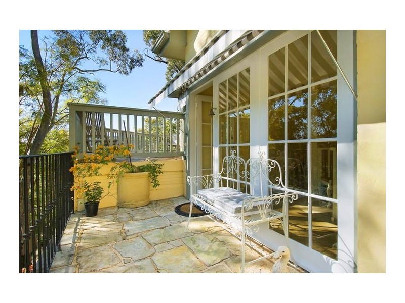 11 Loquat Valley Road, Bayview NSW 2104