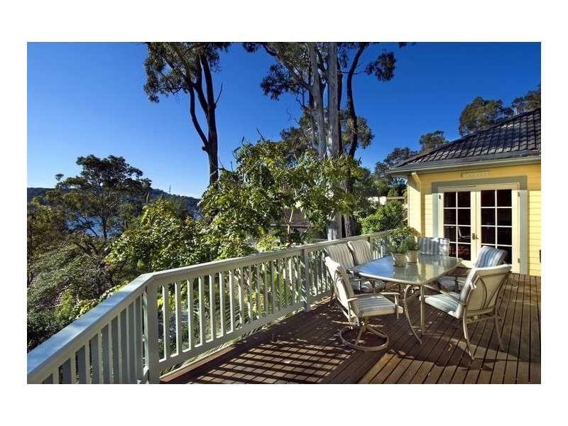 11 Loquat Valley Road, Bayview NSW 2104