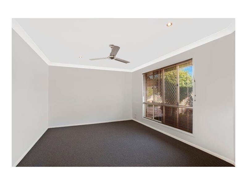 6 Biscay Crescent, Glenvale QLD 4350