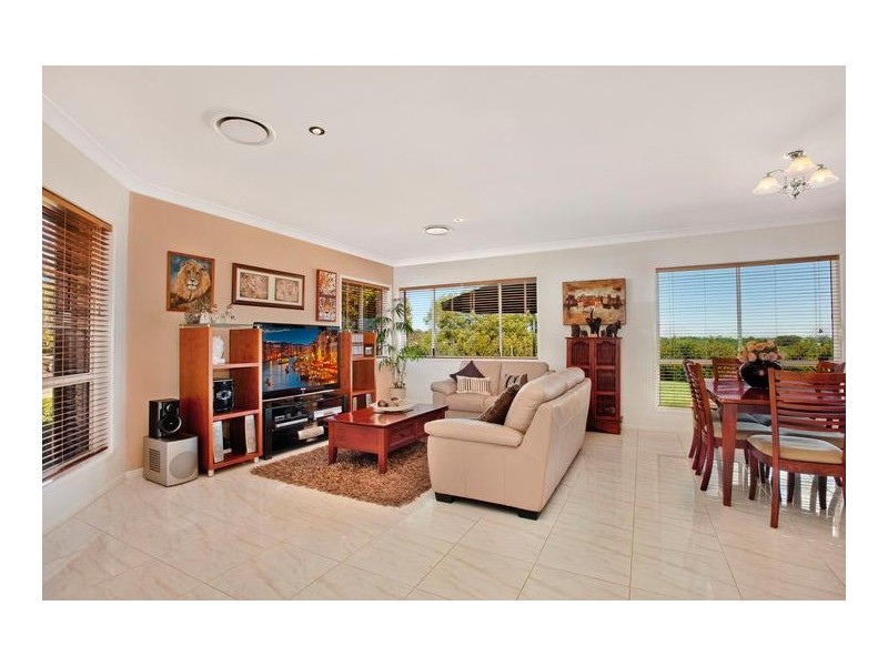 15 Kimdon Crescent, Highfields QLD 4352