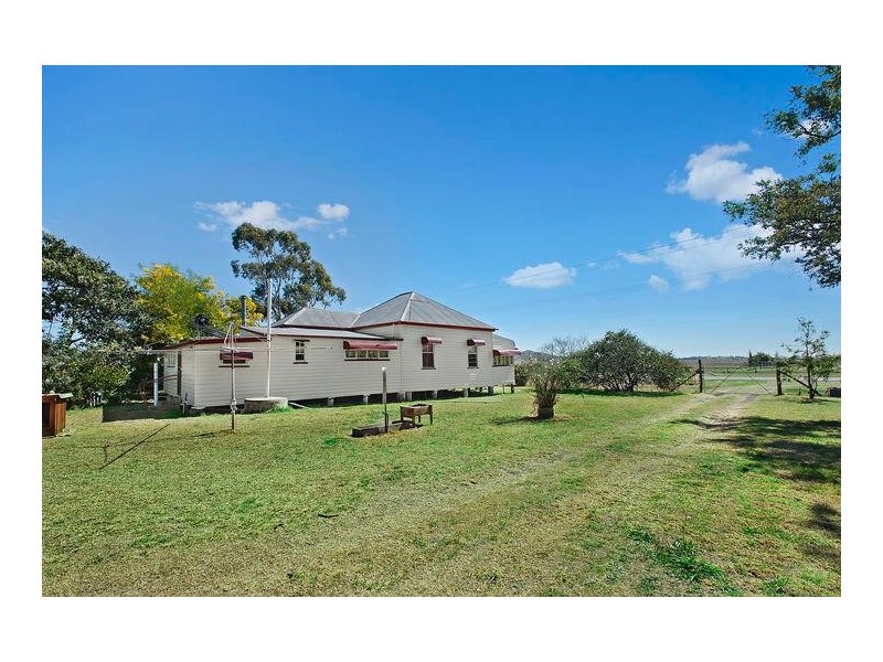 32 Umbiram Road, Wyreema QLD 4352