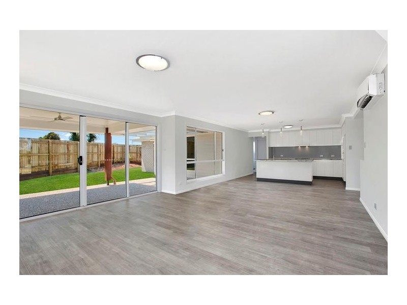 6 Highgrove Drive, Highfields QLD 4352