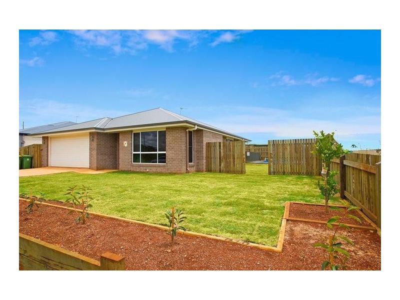 11 Neiwand Street, Kearneys Spring QLD 4350