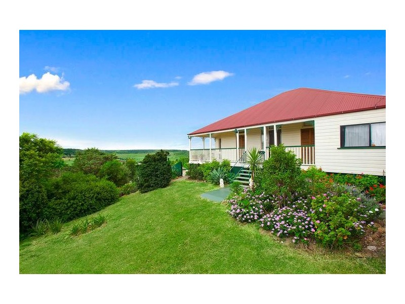 11 Nichols Drive, Glencoe QLD 4352
