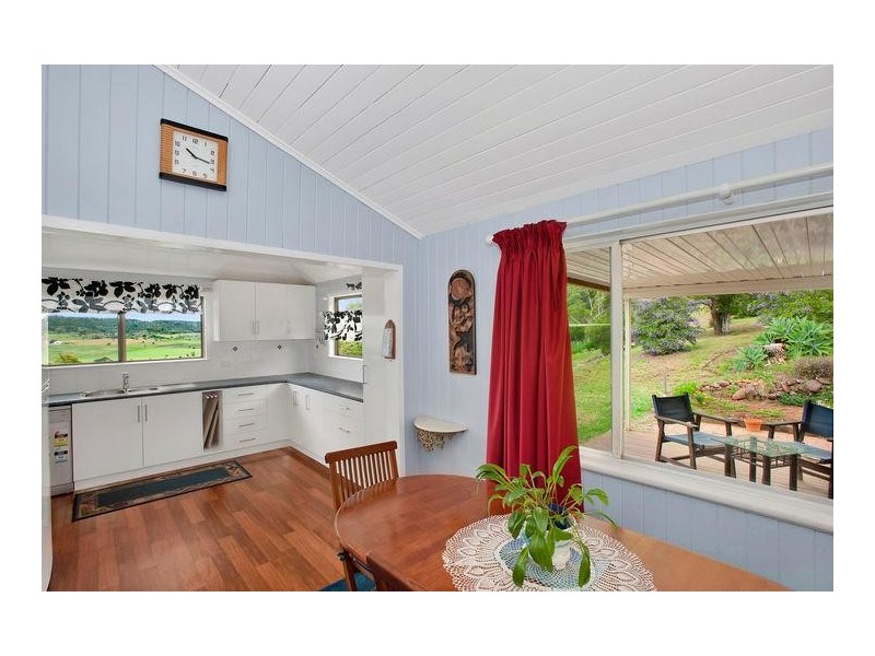 11 Nichols Drive, Glencoe QLD 4352