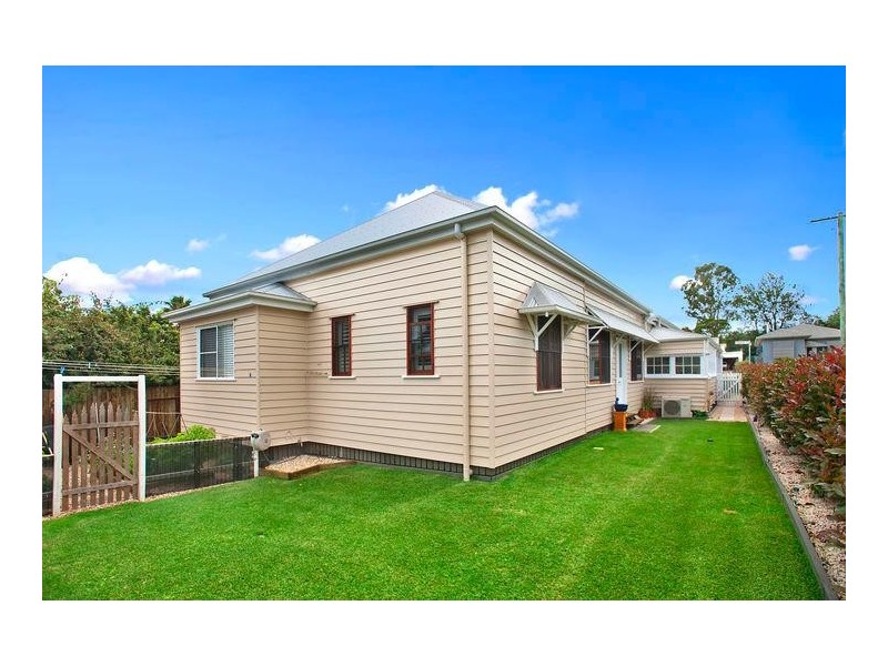30 Dunmore Street, East Toowoomba QLD 4350