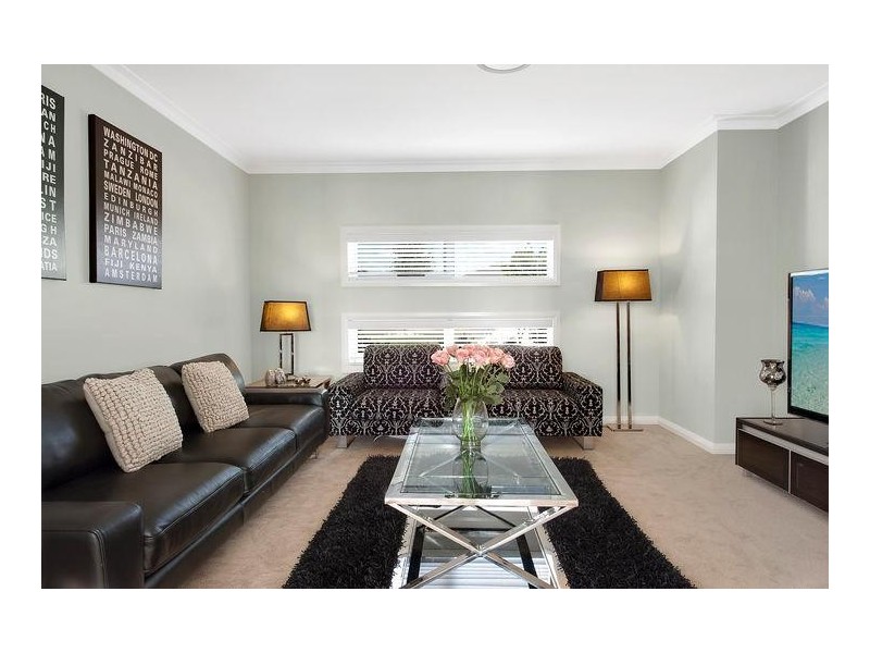 8 Goshawk Drive, Highfields QLD 4352