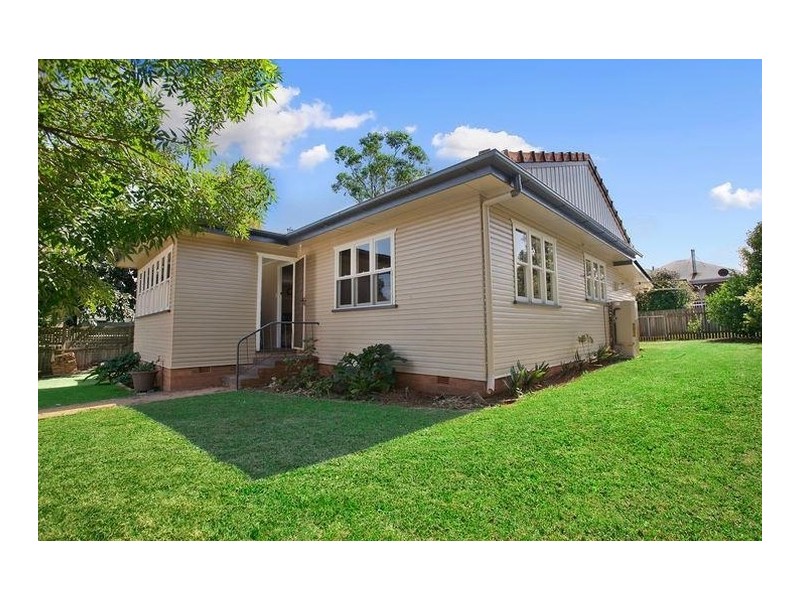 15 Queen Street, East Toowoomba QLD 4350