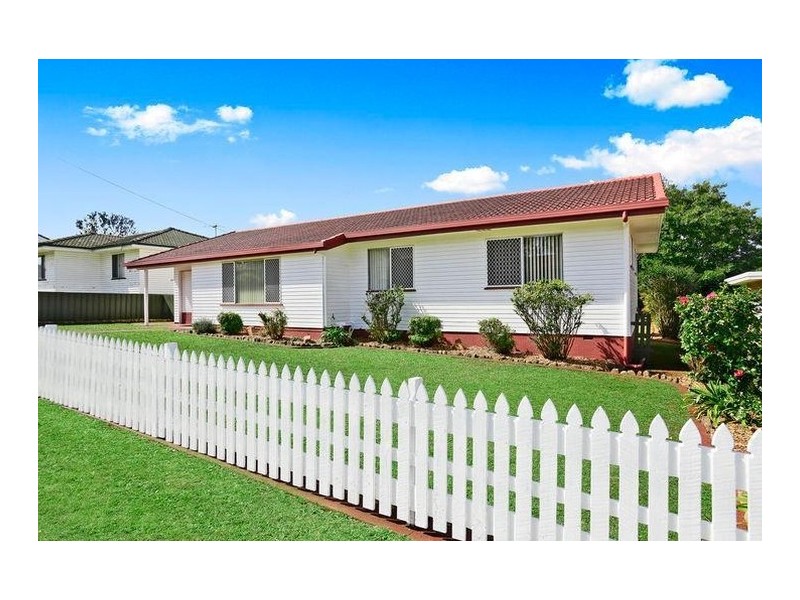 10 Challenor Street, Rockville QLD 4350