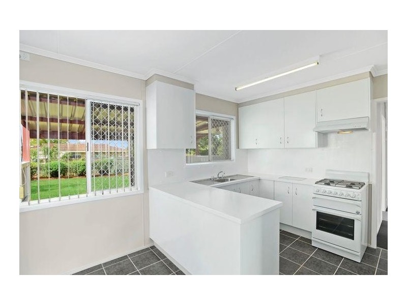 10 Challenor Street, Rockville QLD 4350