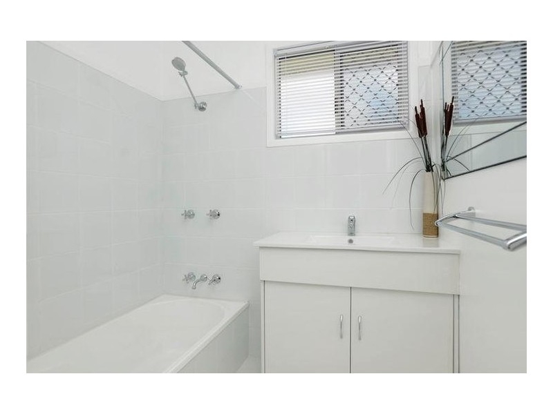 10 Challenor Street, Rockville QLD 4350