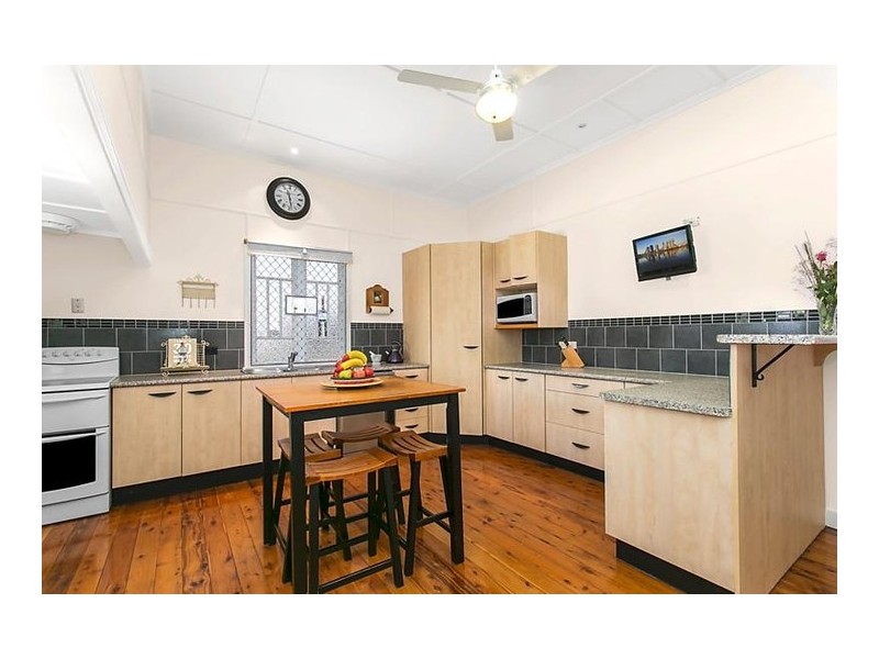 6 Chamberlain Street, North Toowoomba QLD 4350