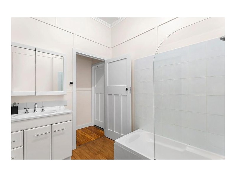 6 Chamberlain Street, North Toowoomba QLD 4350