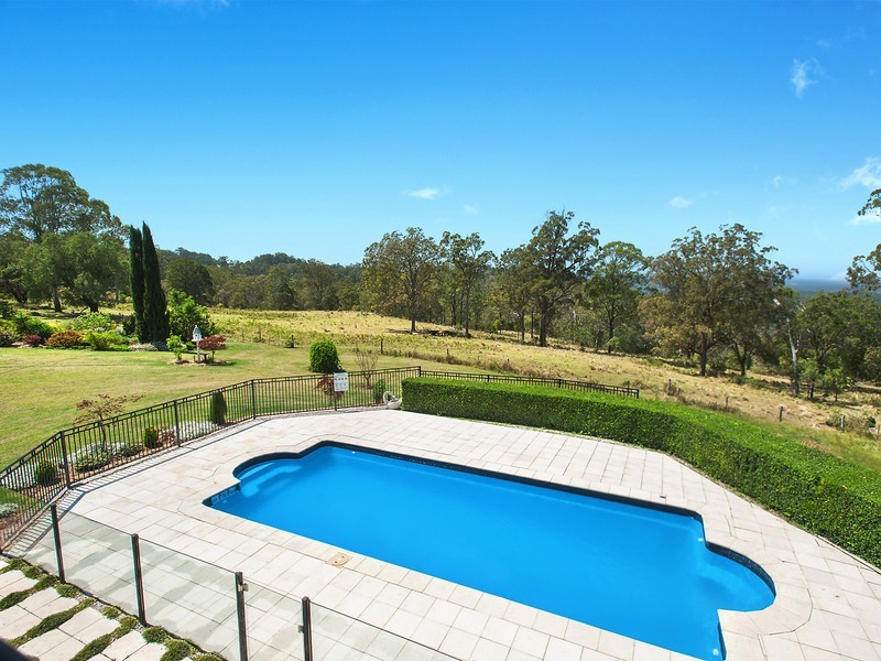 8 Meharry Court, Cabarlah QLD 4352