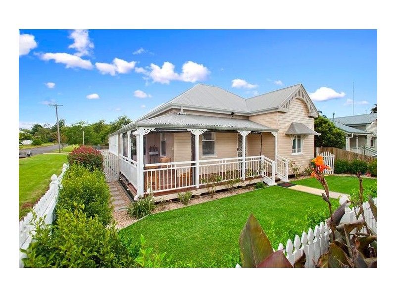 30 Dunmore Street, East Toowoomba QLD 4350
