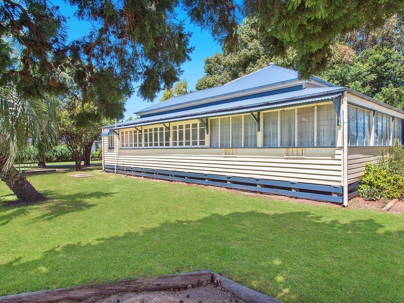 1 Drayton Street, Allora QLD 4362