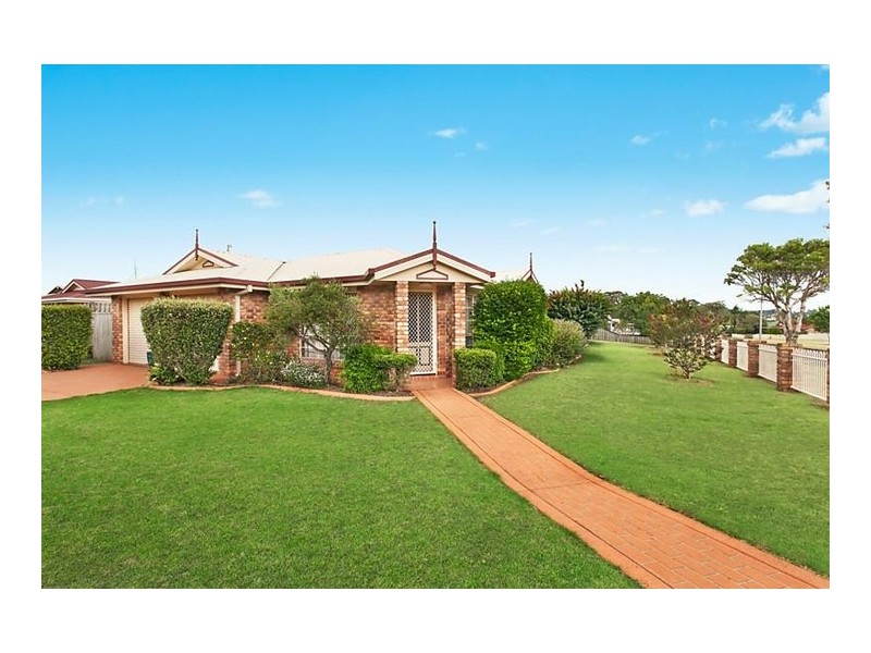 1 Glover Close, Kearneys Spring QLD 4350