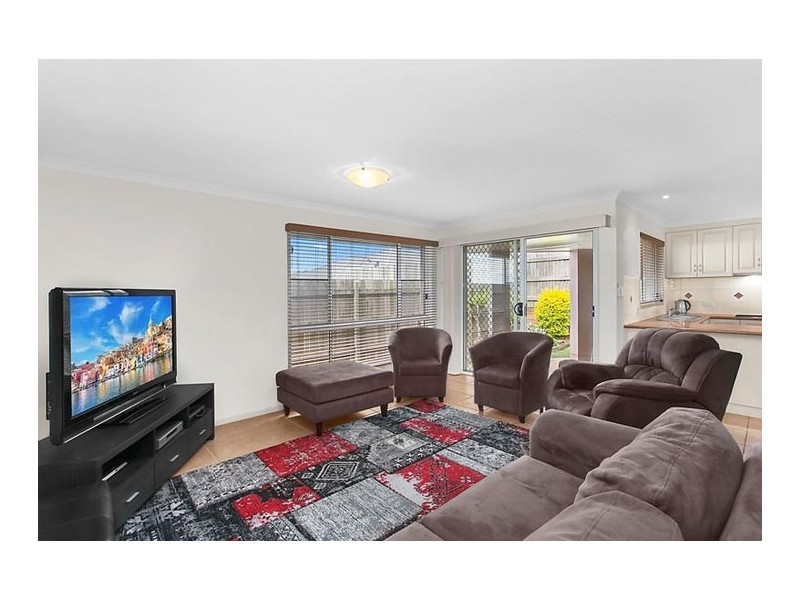 2/462 Mackenzie Street, Middle Ridge QLD 4350