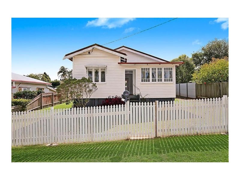 25 Collins Street, Mount Lofty QLD 4350