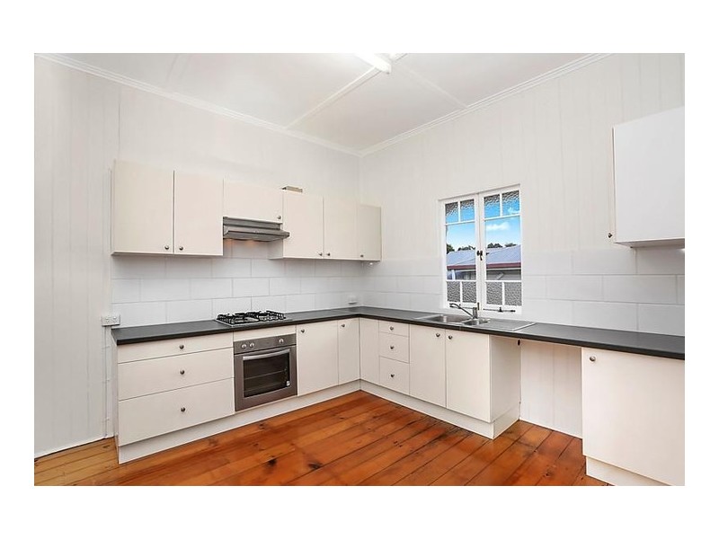 25 Collins Street, Mount Lofty QLD 4350