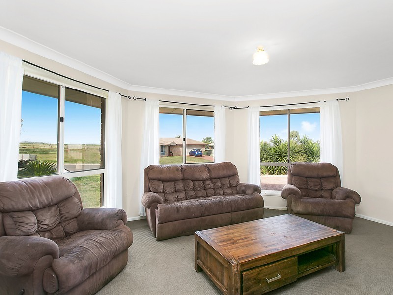 64 Stratford Drive, Wyreema QLD 4352
