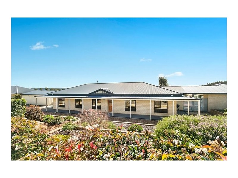 11 Morris Court, Cotswold Hills QLD 4350