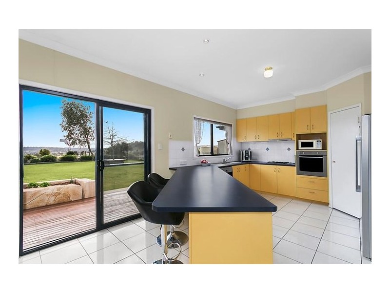 11 Morris Court, Cotswold Hills QLD 4350