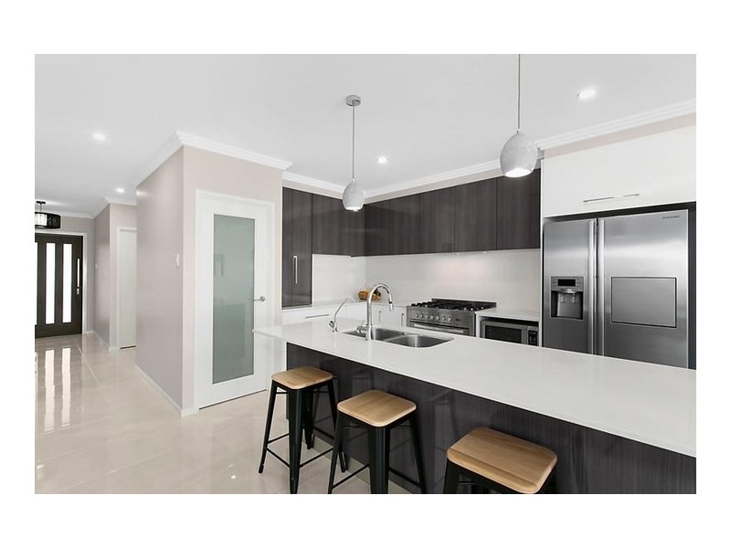 1 Schneider Court, Middle Ridge QLD 4350