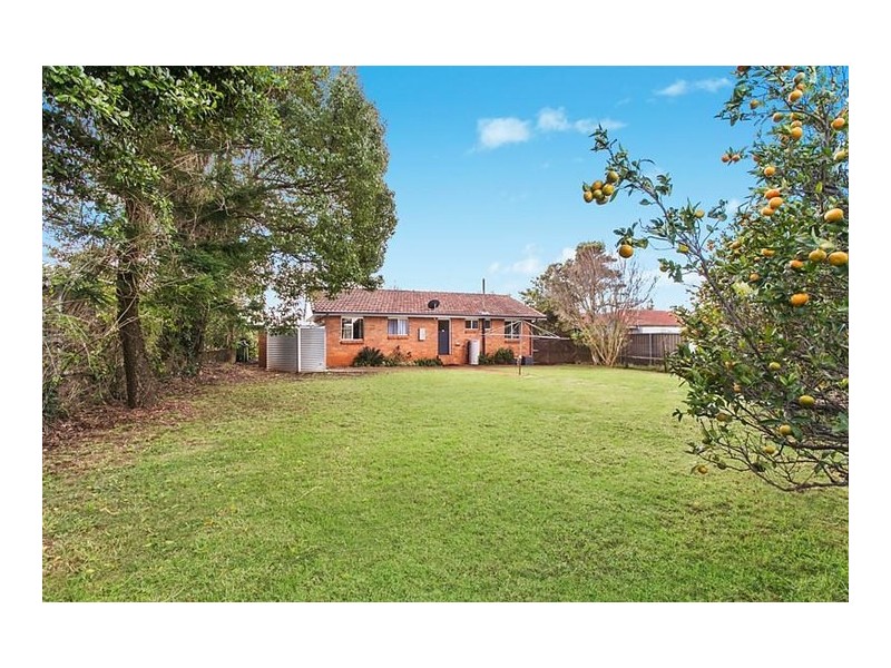 6 Skoien Street, Harristown QLD 4350