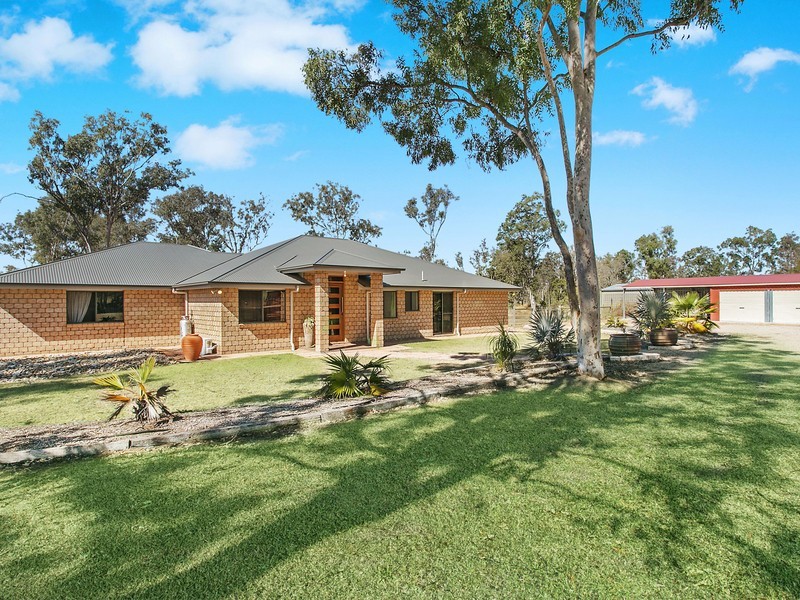 8 Legend Drive, Adare QLD 4343