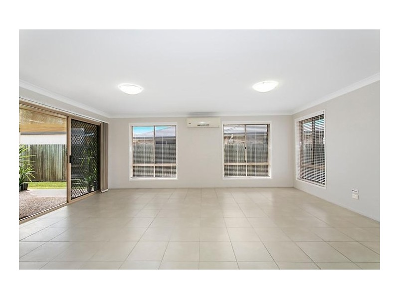 22 High Court Drive, Wilsonton Heights QLD 4350