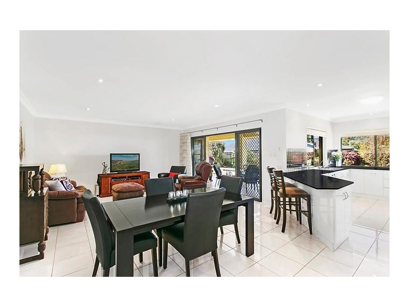 12 Manooka Crescent, Highfields QLD 4352