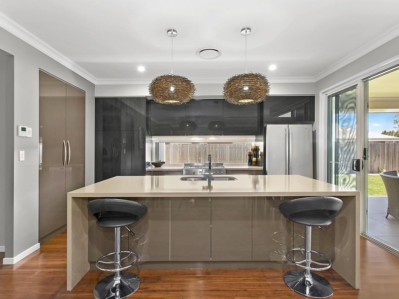 74 Wood Drive, Middle Ridge QLD 4350