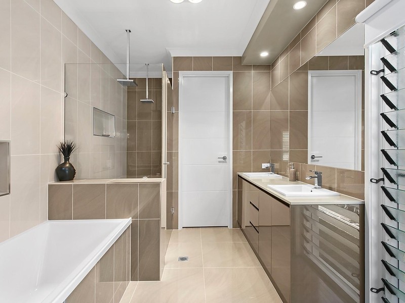 74 Wood Drive, Middle Ridge QLD 4350