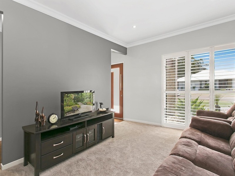 74 Wood Drive, Middle Ridge QLD 4350