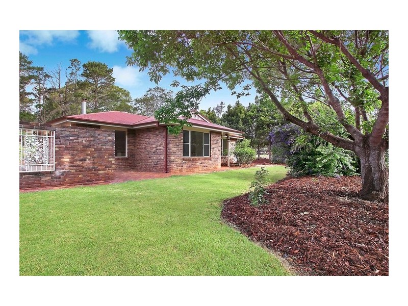 8 Whispering Pines Drive, Highfields QLD 4352